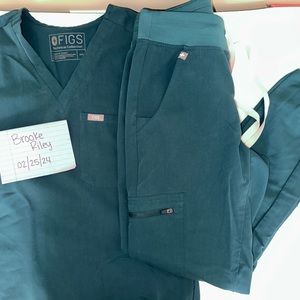 Fig scrub set -Caribbean Blue -XXS catarina one-pocket top & XXS Zamora joggers